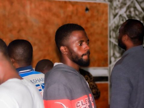 Des membres rassemblés dans la salle de la retraite
